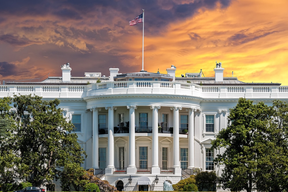 the best way to explore the White House Tours in DC 