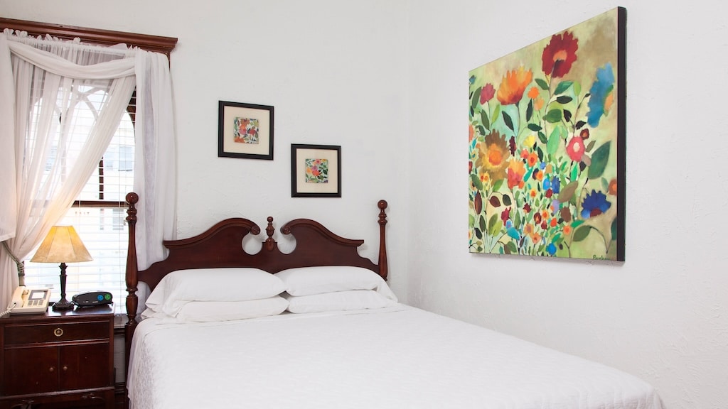 There are so many great restaurants in Dupont Circle to enjoy during your visit to Washington DC! As well as fantastic rooftop bars. Photo of our Washington DC bed and breakfast 